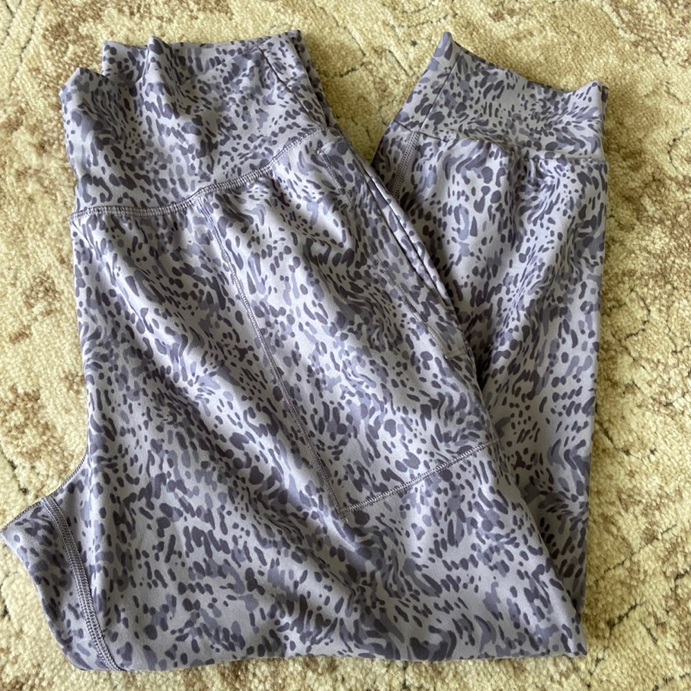 Athleta Salutation Printed Crop Jogger - small - purple animal print